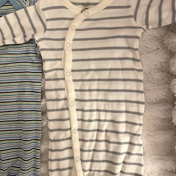 Soft baby PJ’s 0-3 months - Picture 4 of 5